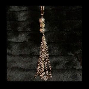 TASSEL NECKLACE